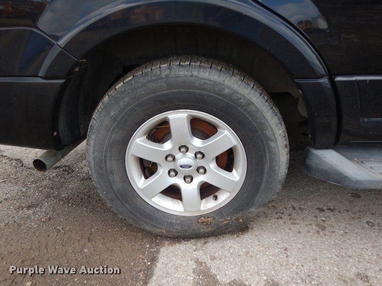 image for item DG6761 2008 Ford Expedition XLT  SUV