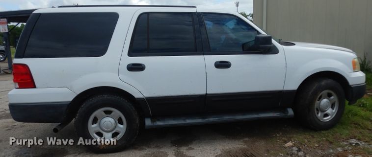 image for item DG6764 2004 Ford Expedition XLT  SUV