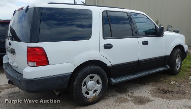 image for item DG6764 2004 Ford Expedition XLT  SUV