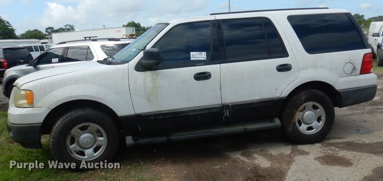 image for item DG6764 2004 Ford Expedition XLT  SUV