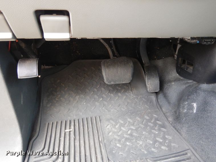 image for item DG6764 2004 Ford Expedition XLT  SUV