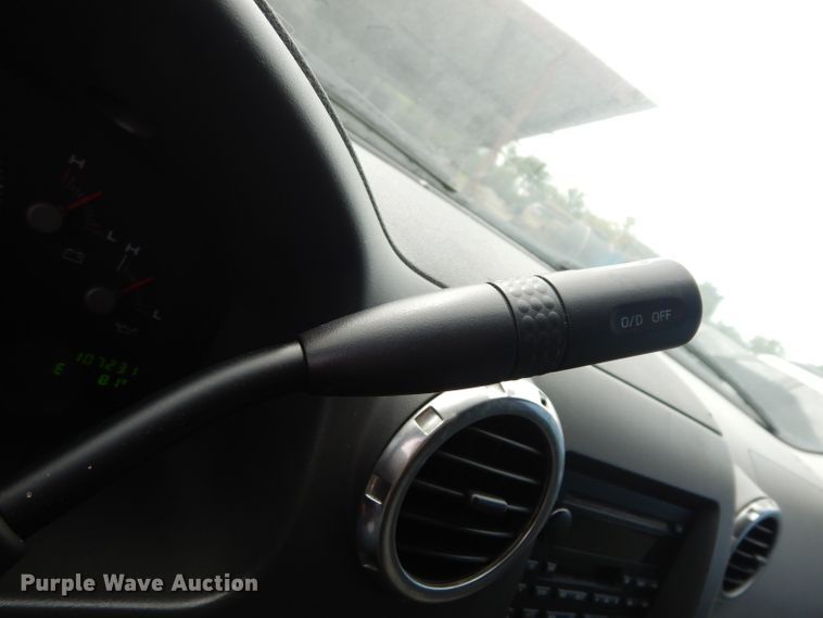 image for item DG6764 2004 Ford Expedition XLT  SUV