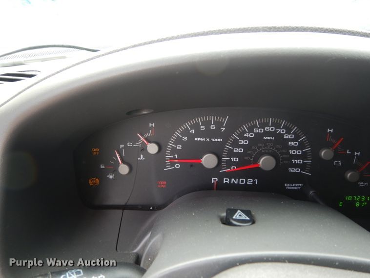 image for item DG6764 2004 Ford Expedition XLT  SUV