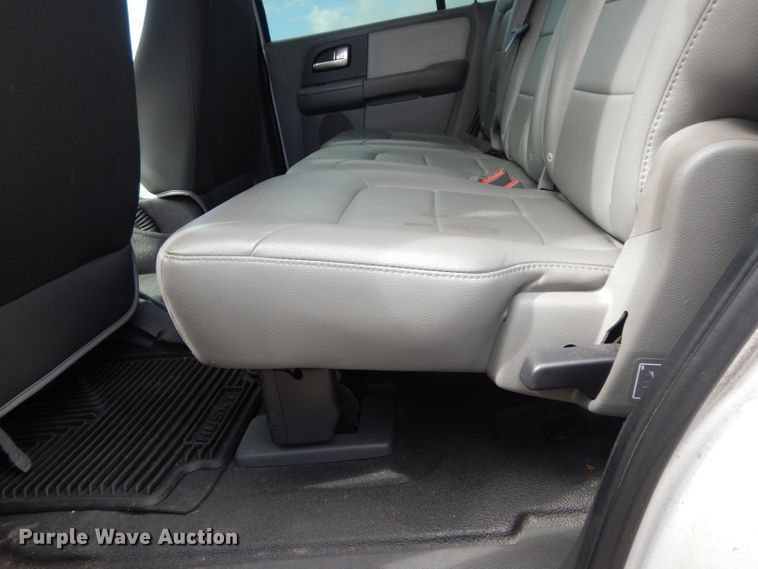 image for item DG6764 2004 Ford Expedition XLT  SUV