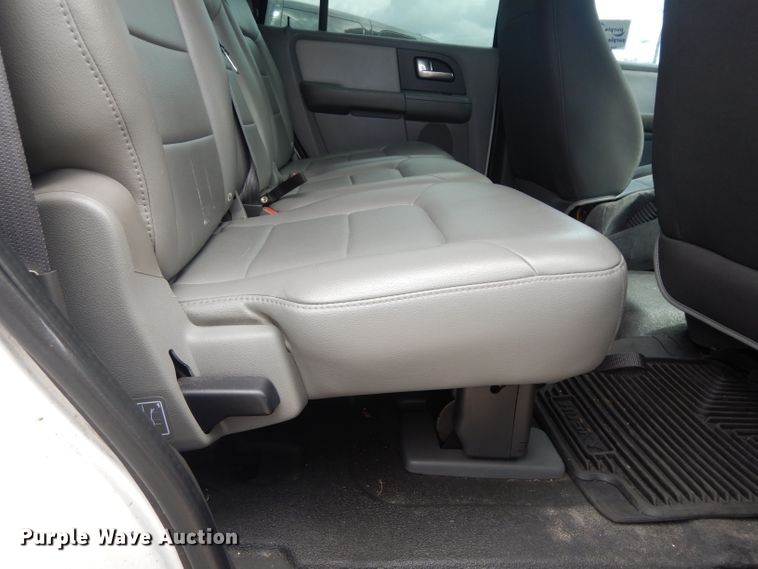 image for item DG6764 2004 Ford Expedition XLT  SUV