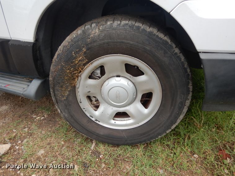 image for item DG6764 2004 Ford Expedition XLT  SUV