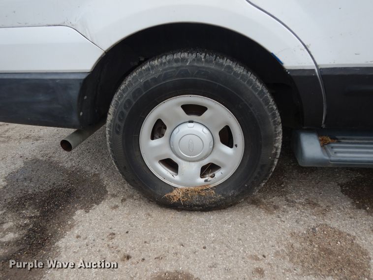 image for item DG6764 2004 Ford Expedition XLT  SUV