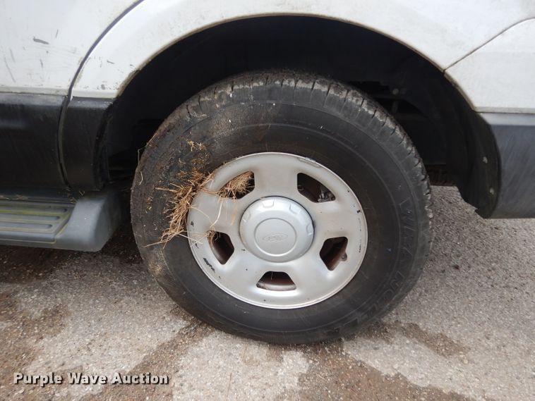 image for item DG6764 2004 Ford Expedition XLT  SUV