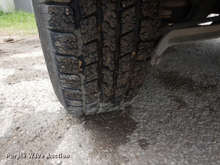 image for item DG6764 2004 Ford Expedition XLT  SUV