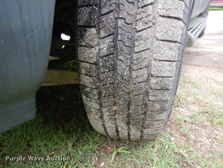 image for item DG6764 2004 Ford Expedition XLT  SUV