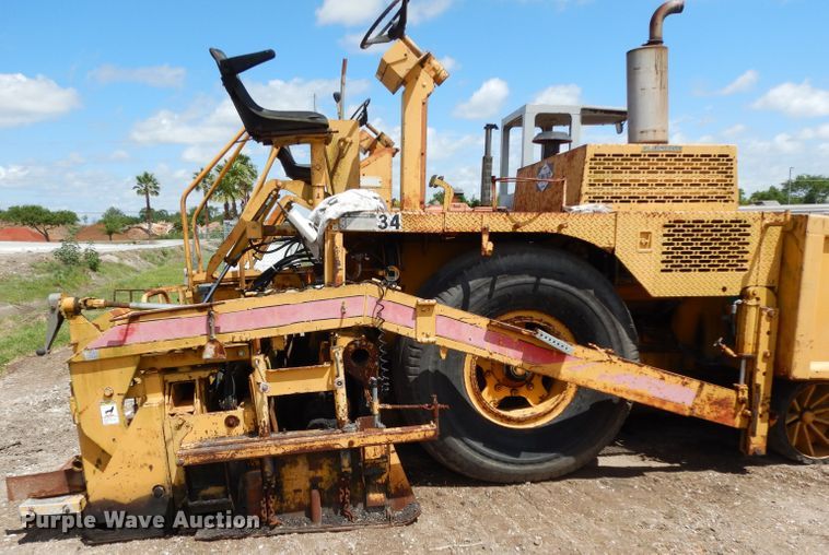 image for item DG6769 Blaw-Knox PF-172B  paver