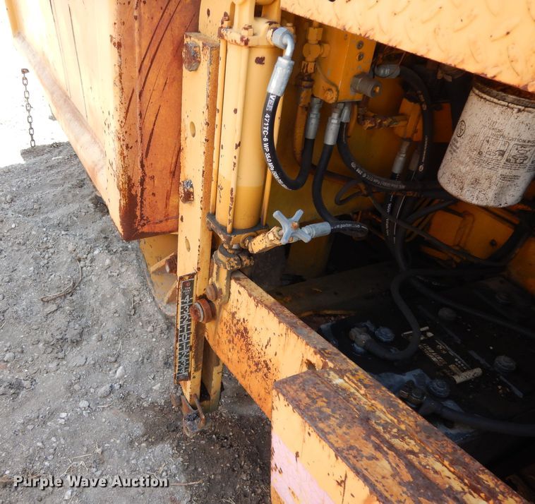 image for item DG6769 Blaw-Knox PF-172B  paver