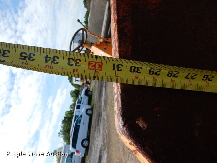 image for item DG6769 Blaw-Knox PF-172B  paver