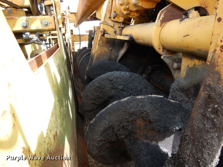 image for item DG6769 Blaw-Knox PF-172B  paver