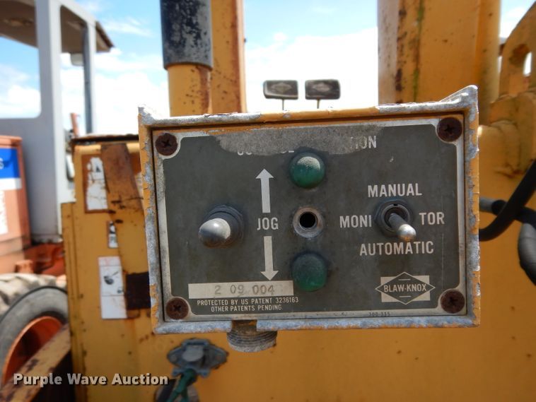 image for item DG6769 Blaw-Knox PF-172B  paver