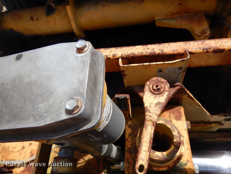 image for item DG6769 Blaw-Knox PF-172B  paver