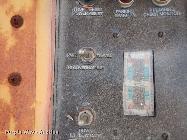 image for item DG6769 Blaw-Knox PF-172B  paver