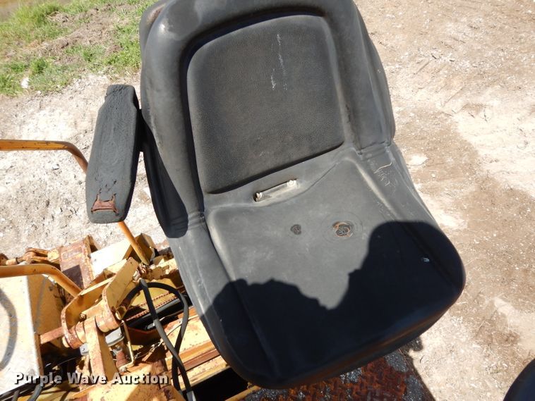 image for item DG6769 Blaw-Knox PF-172B  paver