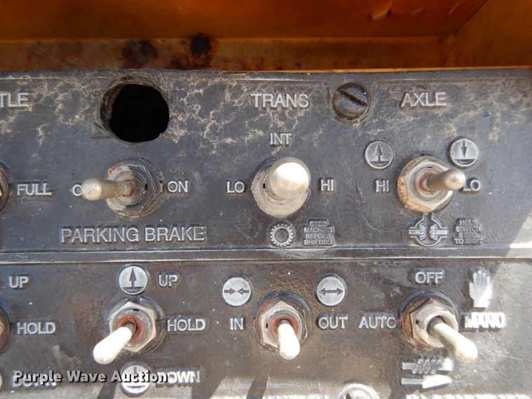 image for item DG6769 Blaw-Knox PF-172B  paver