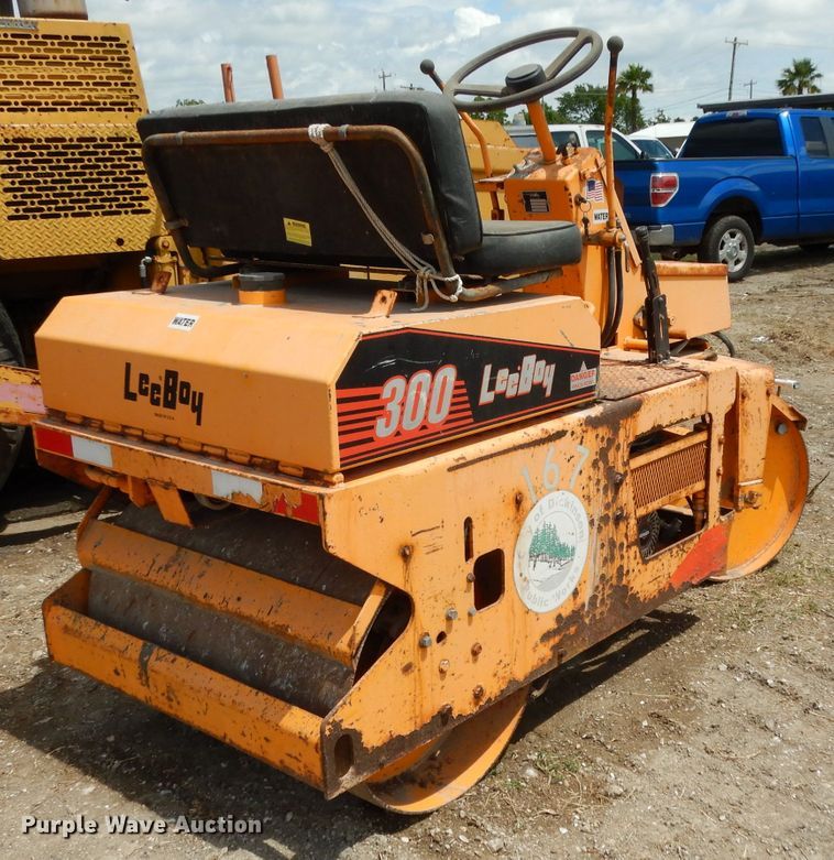 image for item DG6770 2001 LeeBoy 300  double drum vibratory roller