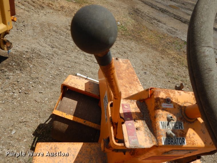 image for item DG6770 2001 LeeBoy 300  double drum vibratory roller