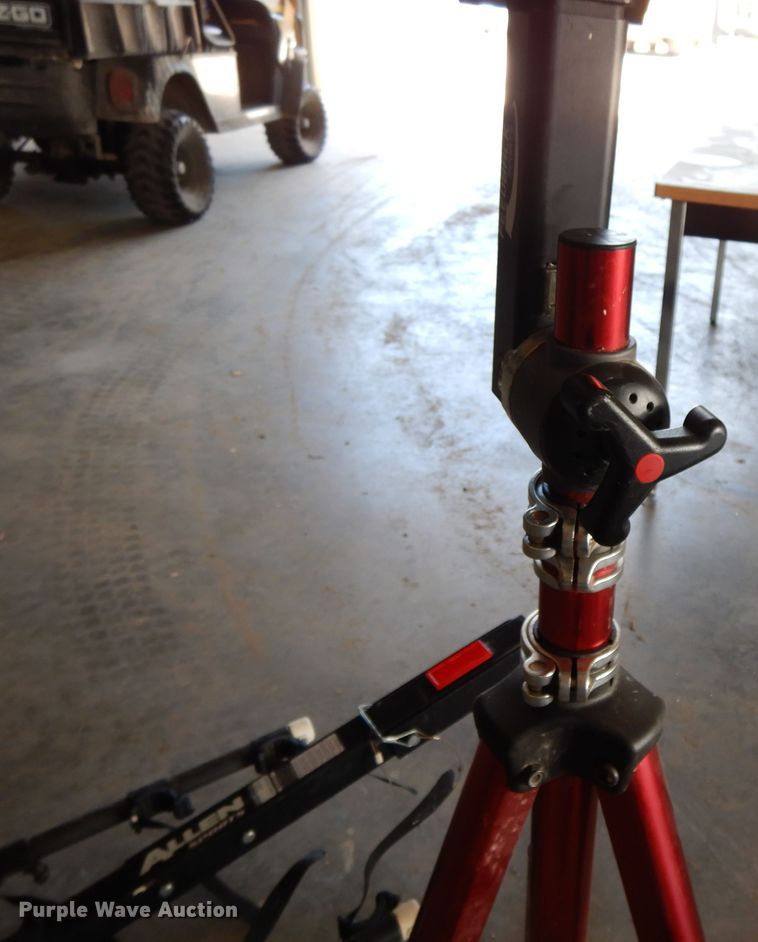 image for item DG7759 Bike carrier and stand