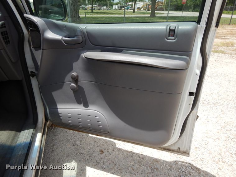 image for item DG7765 1999 Dodge Caravan  van