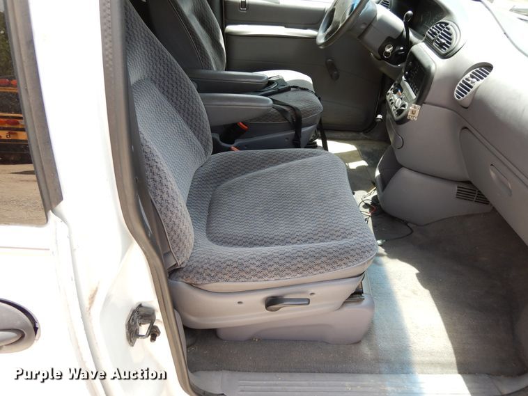 image for item DG7765 1999 Dodge Caravan  van