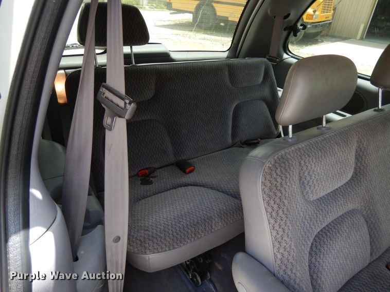image for item DG7765 1999 Dodge Caravan  van