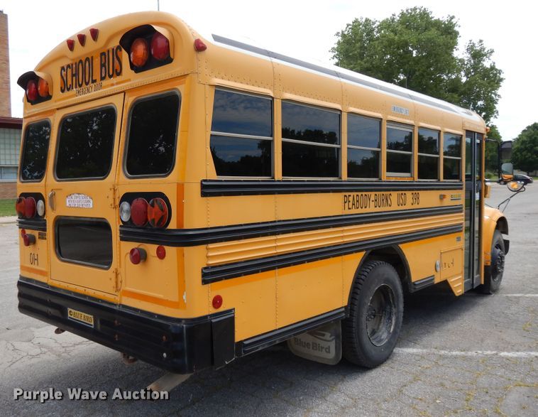 image for item DG7766 2001 International 3800  school bus