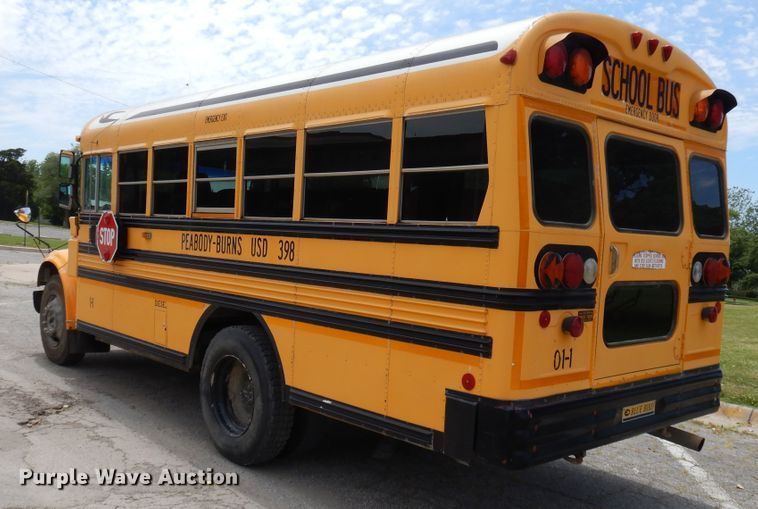 image for item DG7766 2001 International 3800  school bus