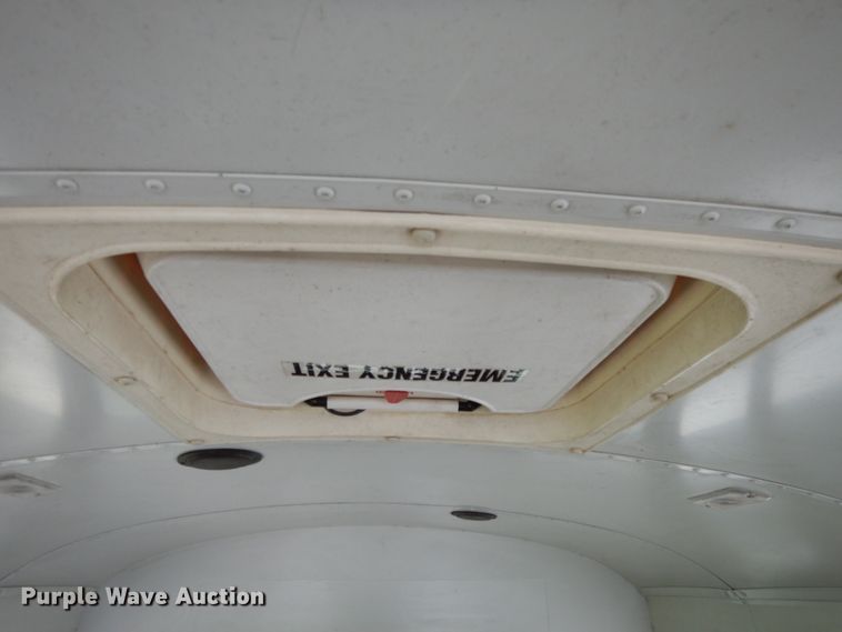 image for item DG7766 2001 International 3800  school bus