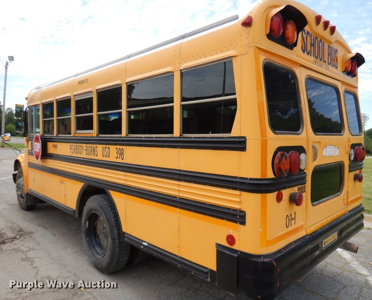 image for item DG7766 2001 International 3800  school bus