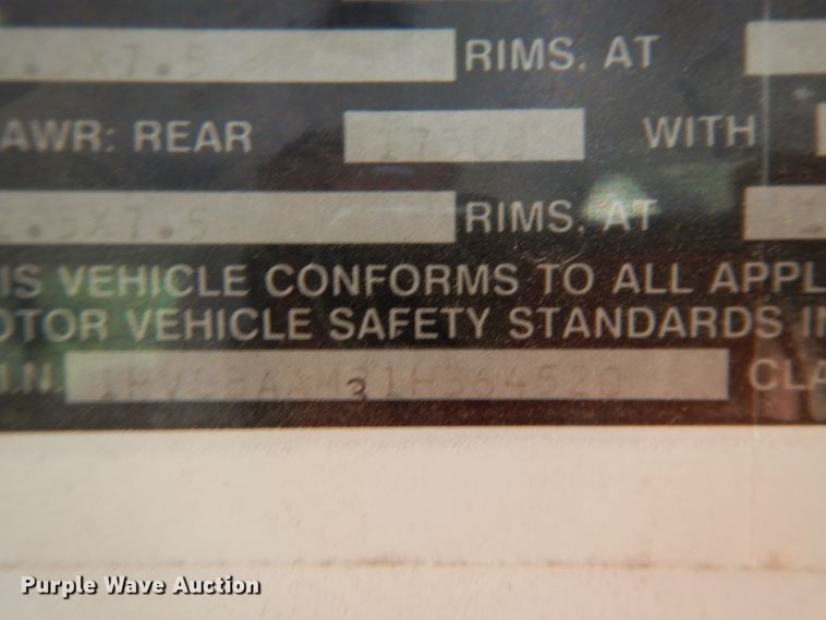 image for item DG7766 2001 International 3800  school bus