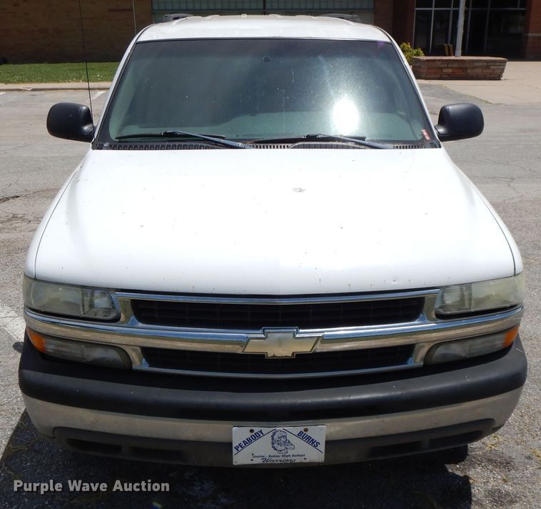 image for item DG7767 2004 Chevrolet Suburban 1500  SUV