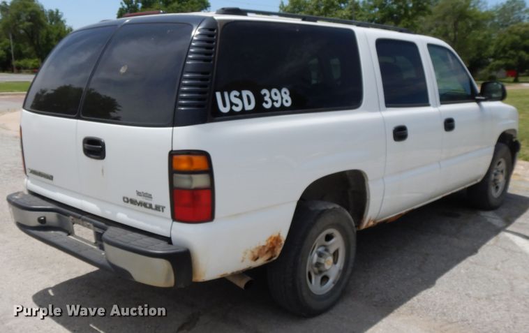 image for item DG7767 2004 Chevrolet Suburban 1500  SUV
