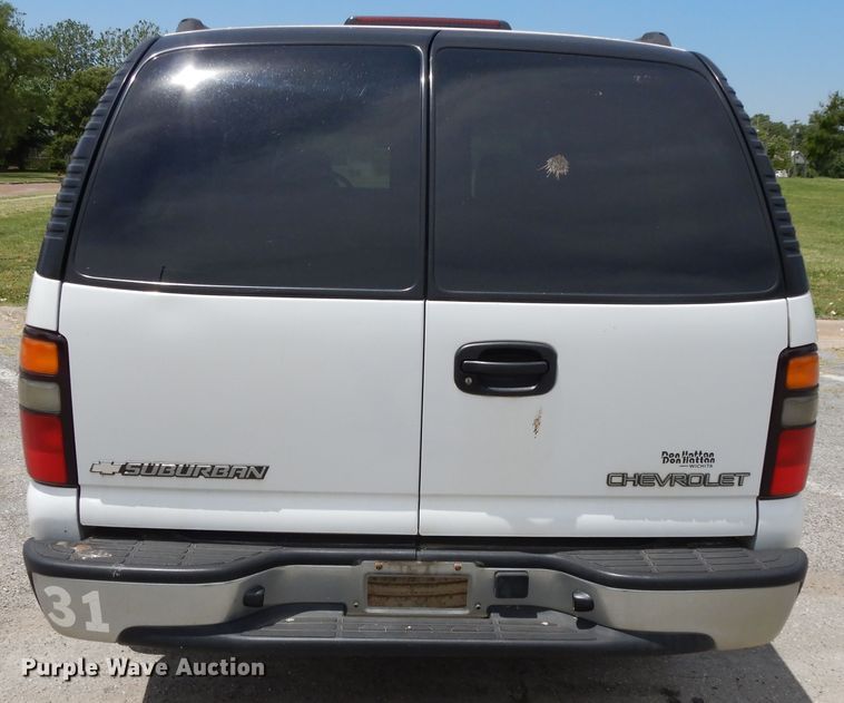 image for item DG7767 2004 Chevrolet Suburban 1500  SUV