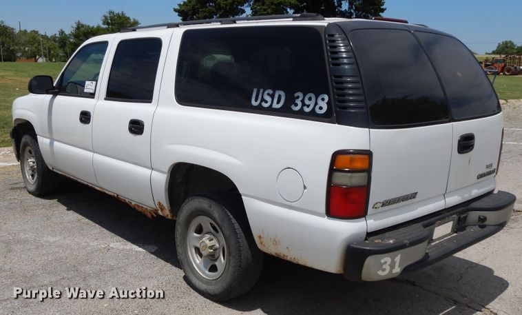 image for item DG7767 2004 Chevrolet Suburban 1500  SUV