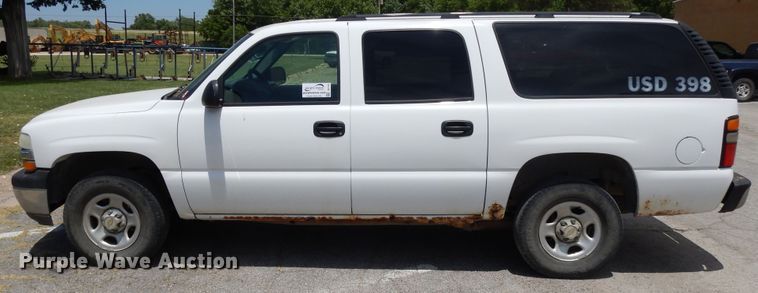image for item DG7767 2004 Chevrolet Suburban 1500  SUV