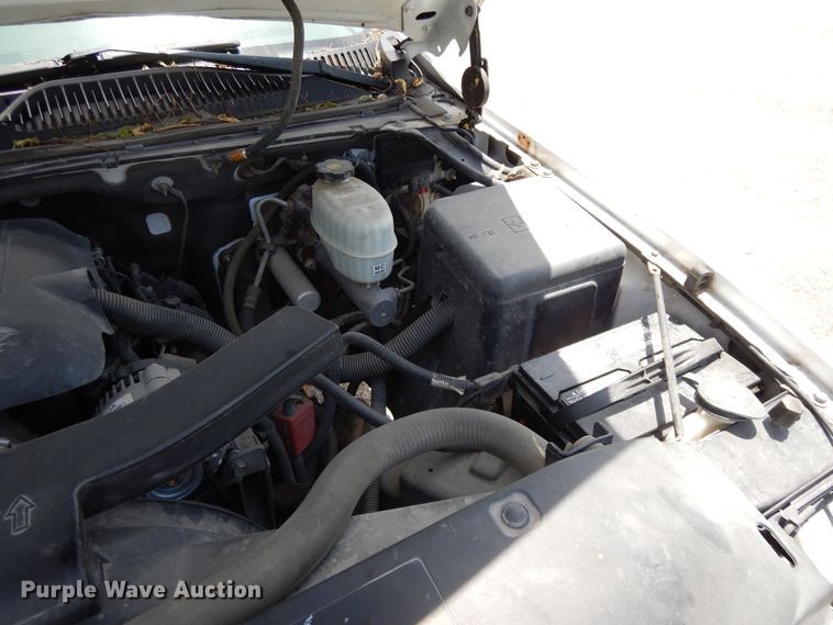 image for item DG7767 2004 Chevrolet Suburban 1500  SUV