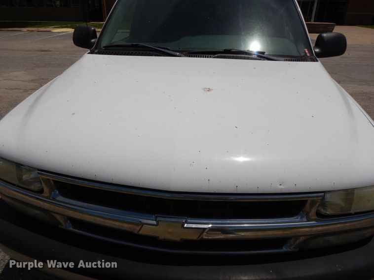 image for item DG7767 2004 Chevrolet Suburban 1500  SUV