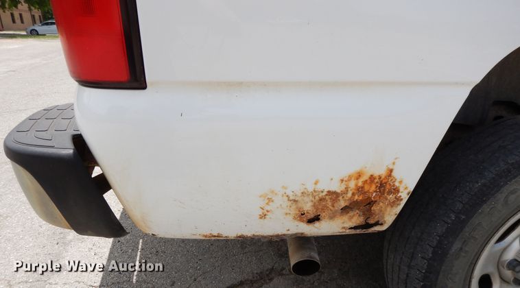 image for item DG7767 2004 Chevrolet Suburban 1500  SUV