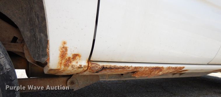 image for item DG7767 2004 Chevrolet Suburban 1500  SUV