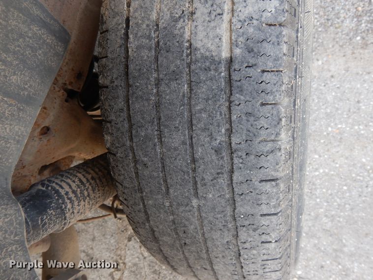 image for item DG7767 2004 Chevrolet Suburban 1500  SUV