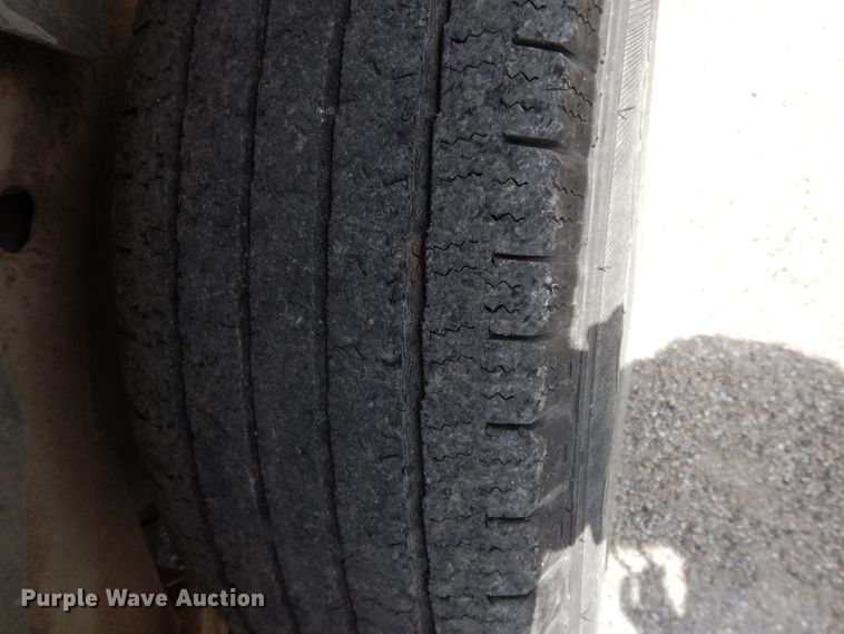 image for item DG7767 2004 Chevrolet Suburban 1500  SUV