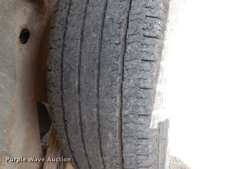 image for item DG7767 2004 Chevrolet Suburban 1500  SUV