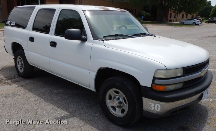 image for item DG7768 2001 Chevrolet Suburban C1500  SUV