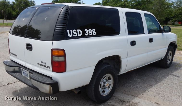 image for item DG7768 2001 Chevrolet Suburban C1500  SUV