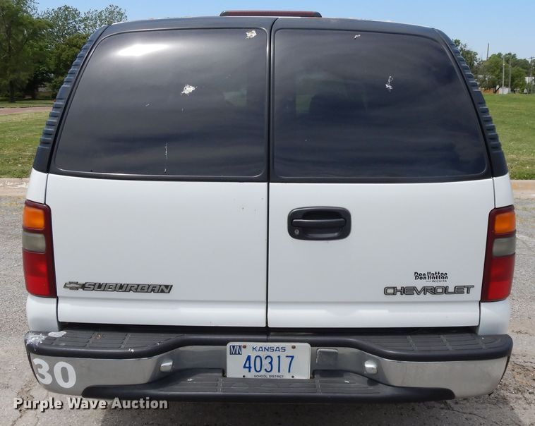 image for item DG7768 2001 Chevrolet Suburban C1500  SUV