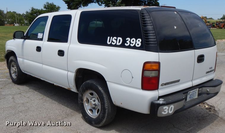 image for item DG7768 2001 Chevrolet Suburban C1500  SUV